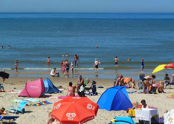 Gemuetliches Ferienbungalow Mit Garten By Interhome Holiday home Callantsoog