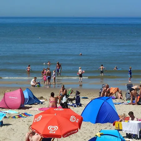 Gemuetliches Ferienbungalow Mit Garten By Interhome Casa vacanze Callantsoog